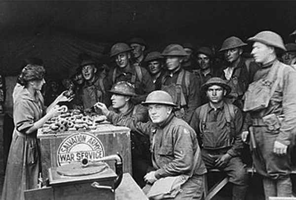 The Salvation Army Chattanooga, Public domain, via Wikimedia Commons